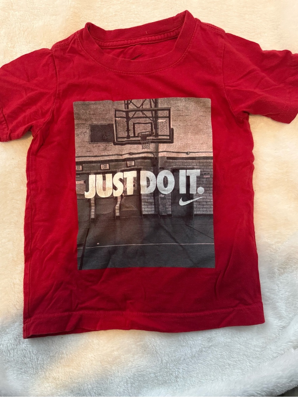 Size 4 Nike Kids' Red 'Just Do It' Graphic Tee